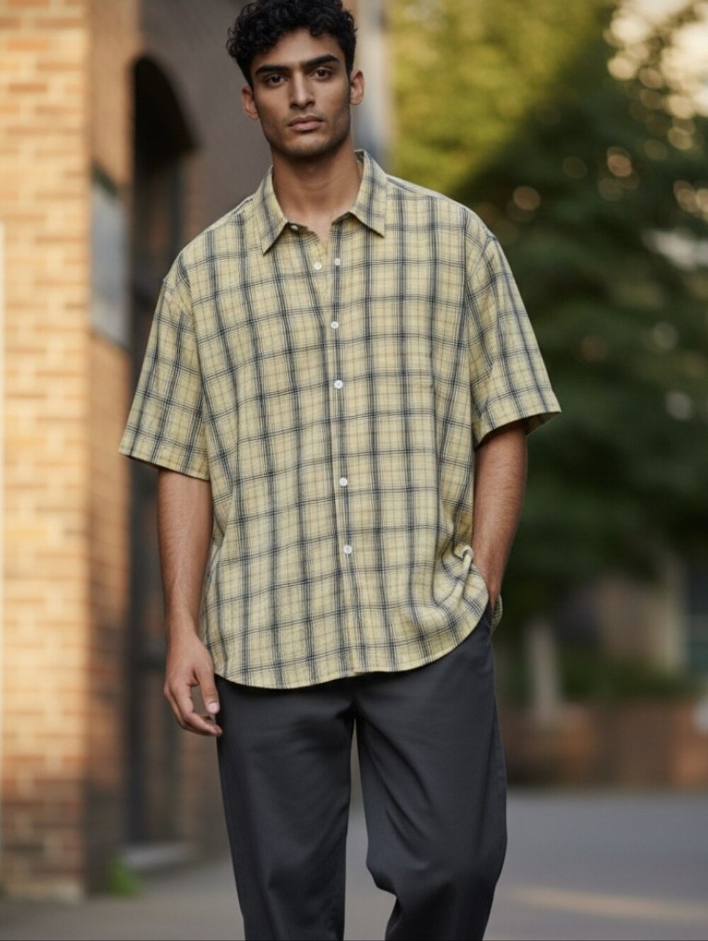 Nwt. Men's Yellow Plaid Short-Sleeve Button-Up Shirt